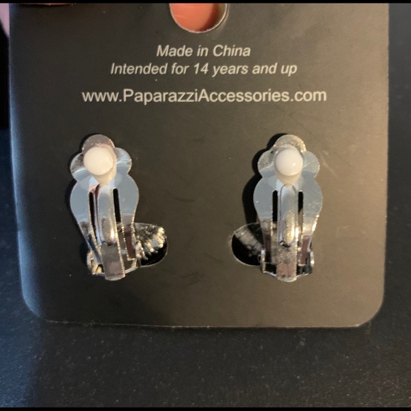 Clip on earrings - Picture 2 of 2